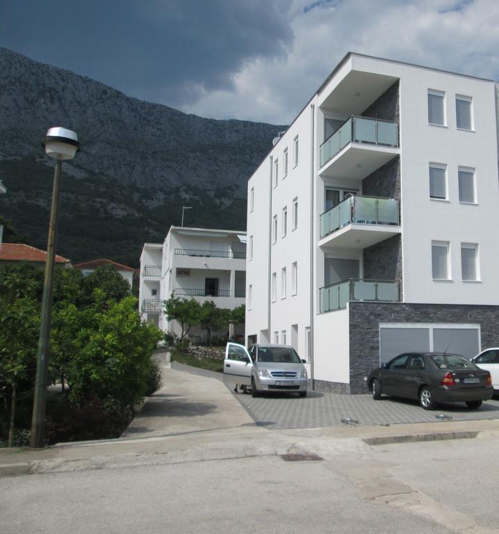 Apartments Lara Дрвеник Экстерьер фото