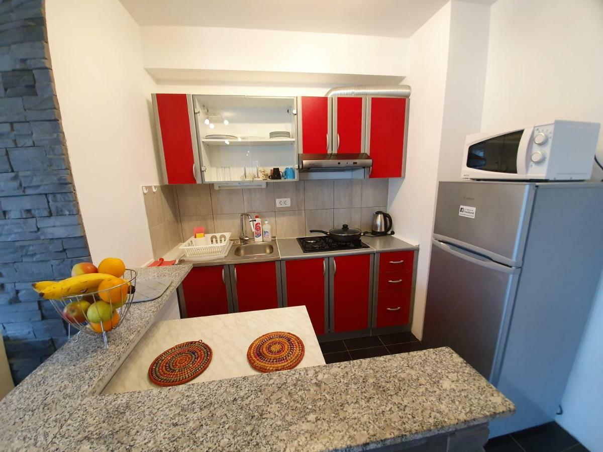 Apartments Lara Дрвеник Экстерьер фото